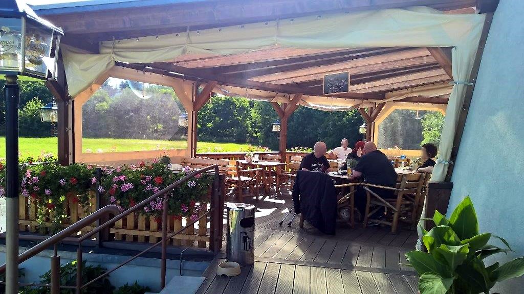 Gästeterrasse auch als Wintergarten